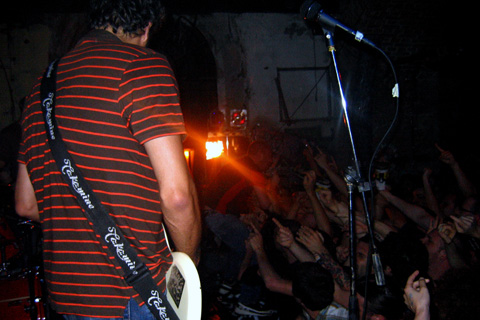 Live and Let's dive - Pic by Bostik